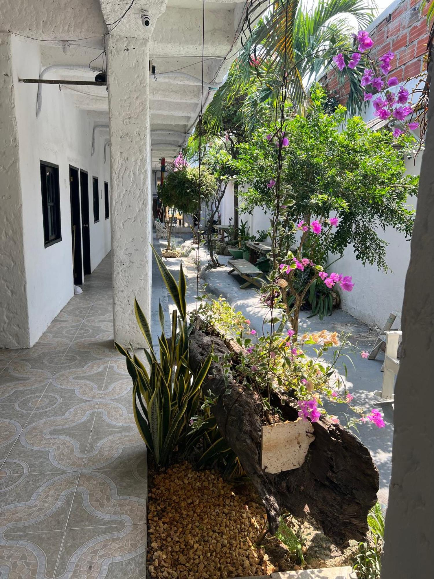 Casa Torices Real 12 Hostel Cartagena Exterior photo